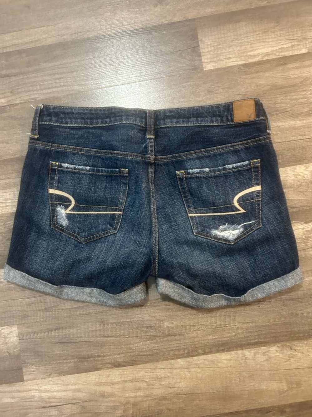 American Eagle Outfitters Distressed Rolled Hem Jean Shorts size 6 - Picture 2 of 6